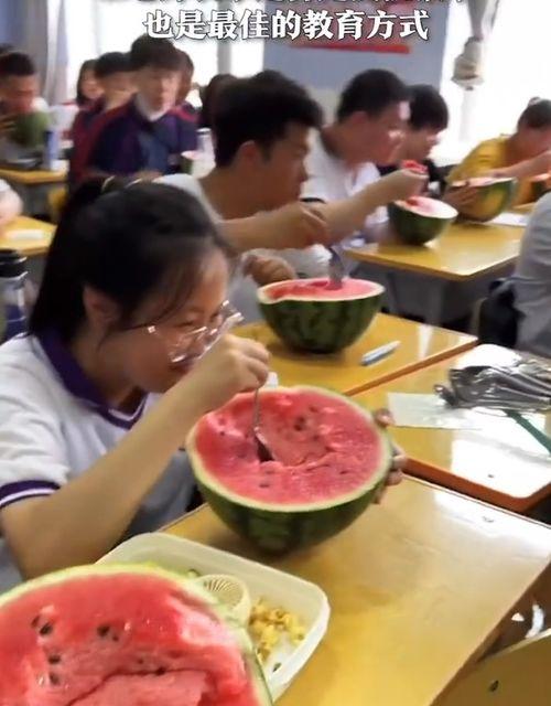 国科大教室吃瓜,国科大教室里的“瓜田”奇遇记